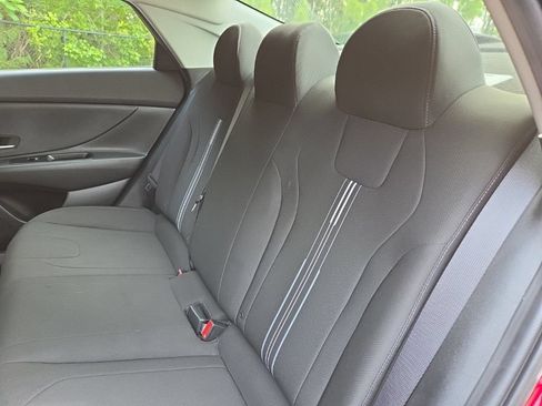 Used 2021 Hyundai Elantra SEL FWD image 28