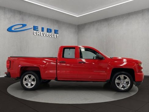 Used 2017 Chevrolet Silverado 1500 Custom w/ Custom Convenience Package image 2