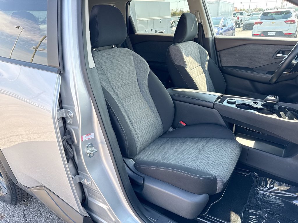 Used 2023 Nissan Rogue SV AWD/4WD image 24