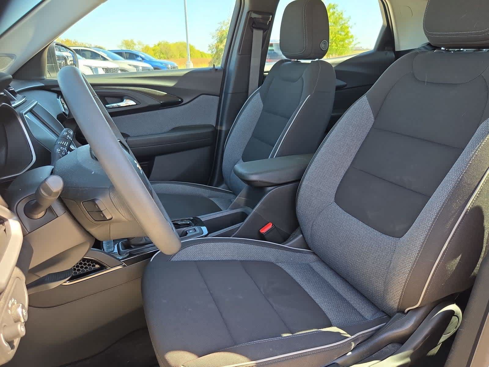 Used 2023 Chevrolet TrailBlazer LS FWD image 15