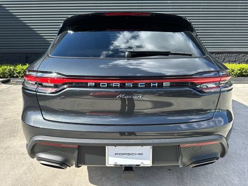 Used 2026 Porsche Macan AWD/4WD image 12