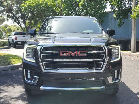 Certified 2022 GMC Yukon SLT w/ SLT Premium Package AWD/4WD image 8