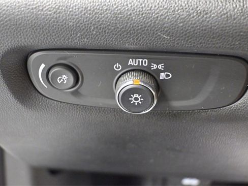 Certified 2023 Chevrolet Traverse LT image 18