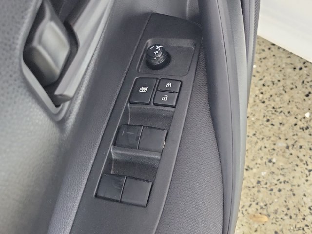 Used 2022 Toyota Corolla LE FWD image 21