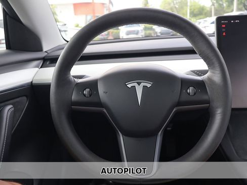 Used 2023 Tesla Model 3 Standard Range RWD image 3