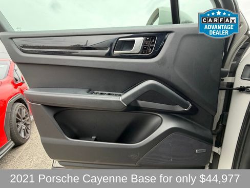 Used 2021 Porsche Cayenne Coupe image 12