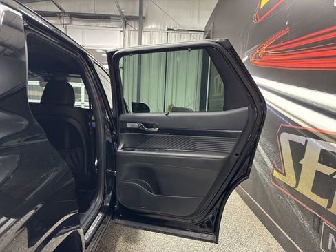 Used 2025 Hyundai Palisade Calligraphy image 30
