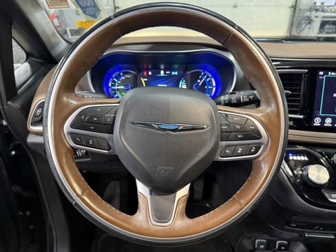 Used 2020 Chrysler Pacifica Limited w/ Advanced Safetytec Group image 5
