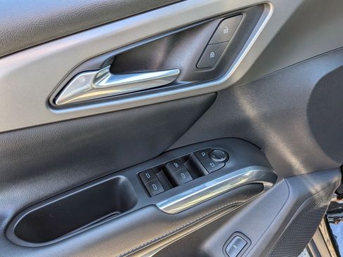 Used 2026 Chevrolet Traverse LT w/ LPO, Floor Liner Package FWD image 11