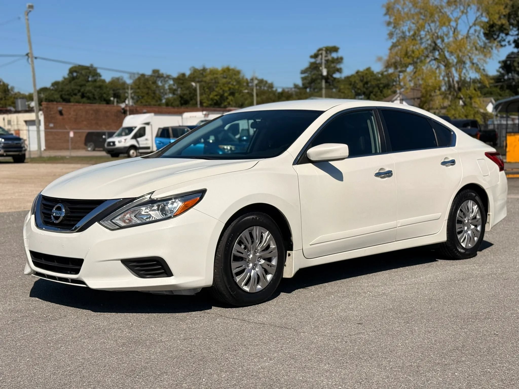 Used 2017 Nissan Altima 2.5 S w/ Power Driver Seat Package FWD image 5