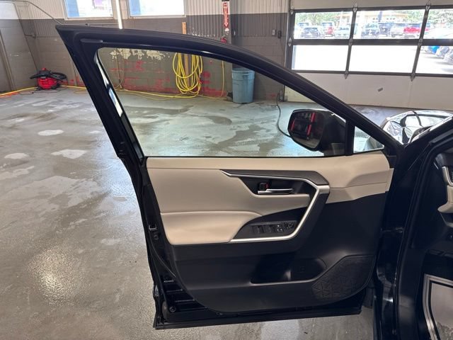 Used 2019 Toyota RAV4 XLE Premium w/ Protection Package FWD image 9