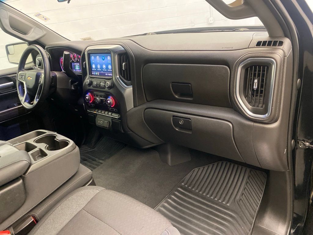 Used 2022 Chevrolet Silverado 1500 LT AWD/4WD image 23