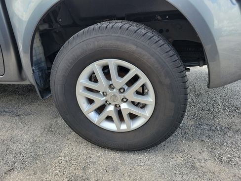 Used 2016 Nissan Frontier SV w/ SV Value Truck Package RWD image 7