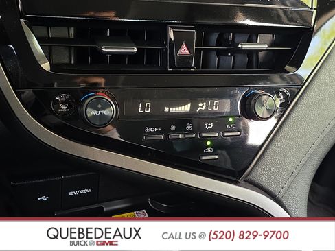 Used 2022 Toyota Camry XSE FWD image 18