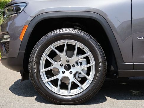 Used 2022 Jeep Grand Cherokee Limited AWD/4WD image 29