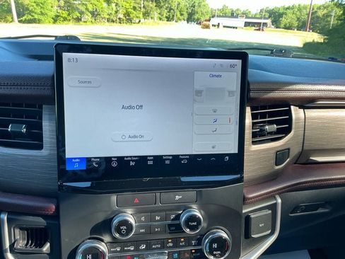 Used 2022 Ford Expedition Limited AWD/4WD image 17