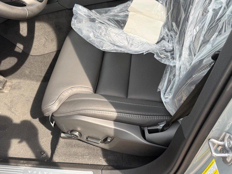 New 2026 Volvo XC90 B6 Ultra w/ Protection Package AWD/4WD image 13