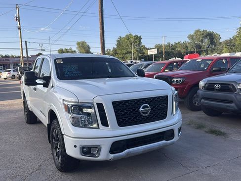 Used 2018 Nissan Titan PRO-4X AWD/4WD image 6