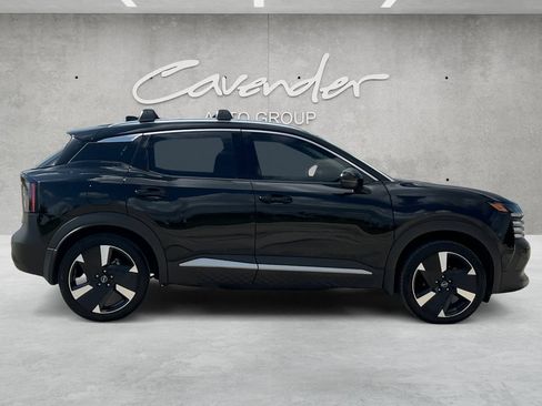 Certified 2025 Nissan Kicks SR w/ SR Premium Package AWD/4WD image 17