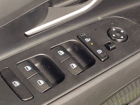 Used 2025 Hyundai Elantra SEL image 27