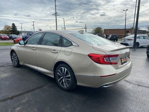 Used 2018 Honda Accord Touring image 10