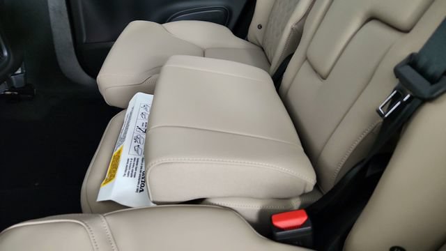 Used 2026 Volvo XC90 B6 Plus w/ Protection Package Premier AWD/4WD image 32