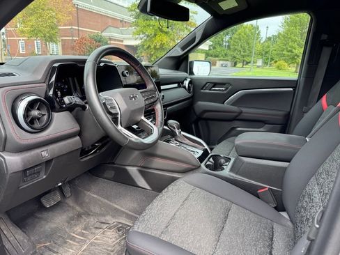 Used 2026 Chevrolet Colorado Z71 AWD/4WD image 14