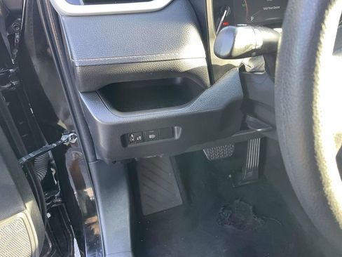 Used 2024 Toyota RAV4 XLE image 30