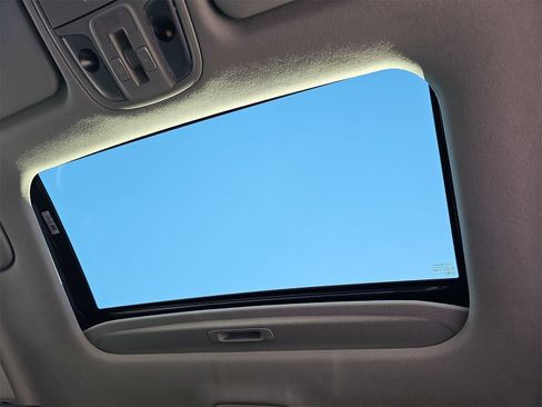 Used 2022 Kia Niro EX Premium image 34