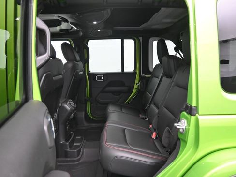 Used 2025 Jeep Wrangler Unlimited Rubicon AWD/4WD image 26