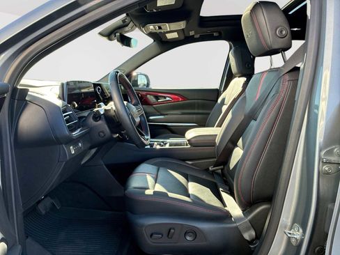 Certified 2025 Chevrolet Traverse RS image 20