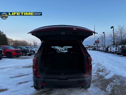 Used 2023 Chevrolet Traverse LT w/ LT Premium Package image 12