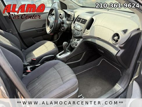 Used 2015 Chevrolet Sonic LT image 9