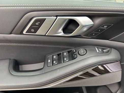 Used 2025 BMW X5 xDrive40i w/ Premium Package image 10