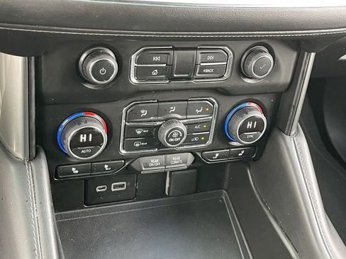 Used 2022 Chevrolet Suburban Z71 AWD/4WD image 29