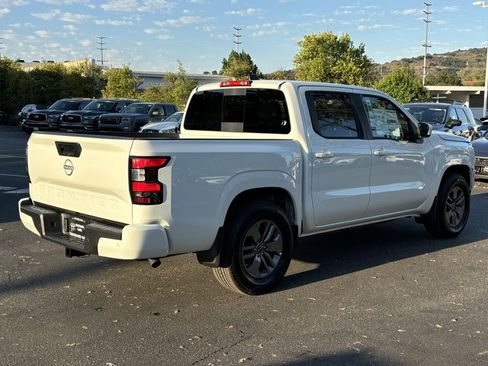 New 2025 Nissan Frontier SV w/ SV Convenience Package image 3
