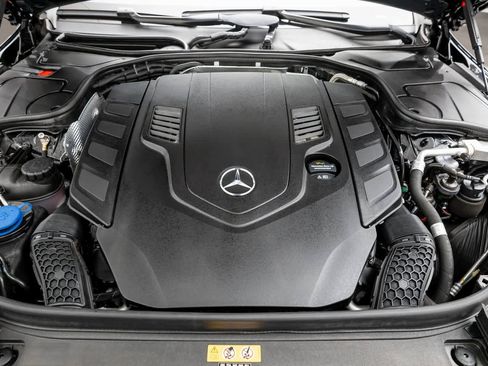 Used 2020 Mercedes-Benz Maybach S 560 4MATIC image 9