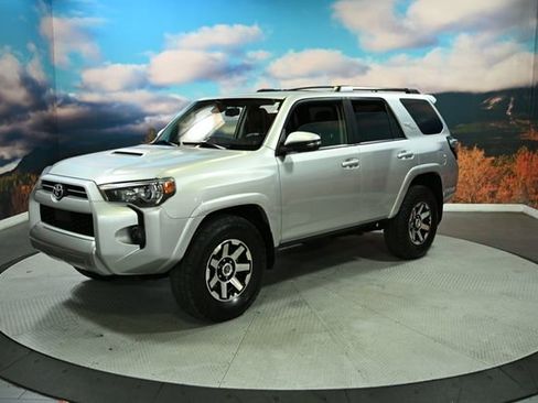Used 2021 Toyota 4Runner TRD Off-Road Premium image 3