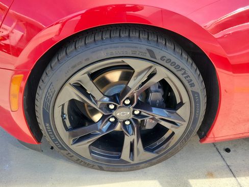 Used 2023 Chevrolet Camaro LT RWD image 5
