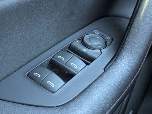 Used 2022 Chevrolet Blazer RS w/ Enhanced Convenience Package image 15