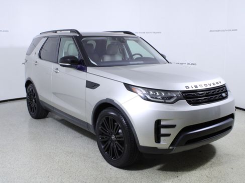 Used 2017 Land Rover Discovery HSE image 3