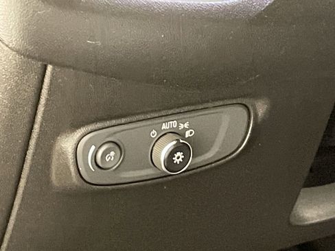 Used 2022 Chevrolet Equinox LT image 12