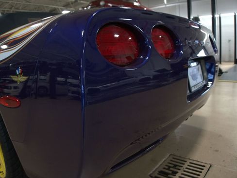 Used 1998 Chevrolet Corvette Convertible w/ Memory Pkg image 19