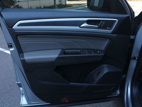 Used 2023 Volkswagen Atlas SEL Premium image 14