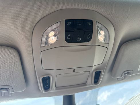 Used 2024 Chrysler Pacifica Limited image 24