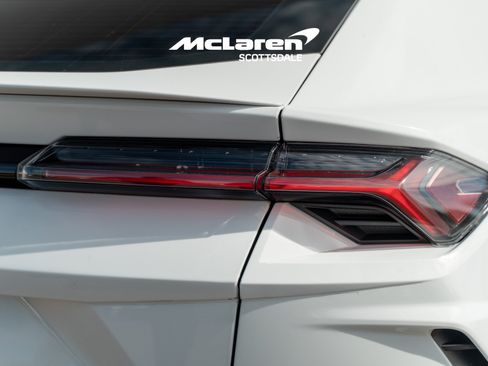Used 2022 Lamborghini Urus AWD/4WD image 30