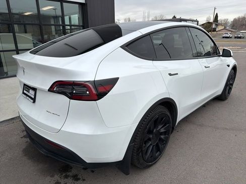 Used 2023 Tesla Model Y Long Range image 9