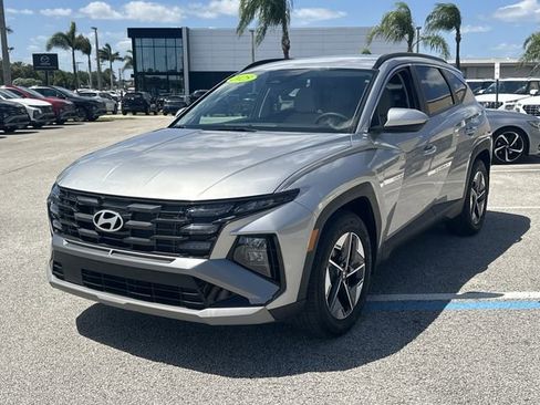 Certified 2025 Hyundai Tucson SEL image 2