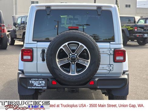 Used 2023 Jeep Wrangler Sahara w/ Cold Weather Group image 4