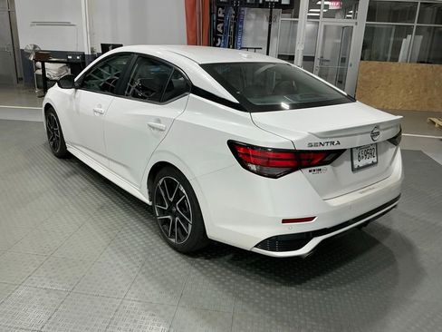 Used 2025 Nissan Sentra SR w/ SR Premium Package image 5